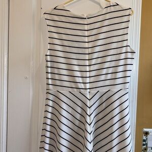 M&S COLLECTION BRAND WHITE AND BLACK STRIPED SLEEVELESS  DRESS SIZE MED SIZE 10